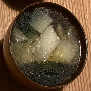 白菜とわかめの中華スープ